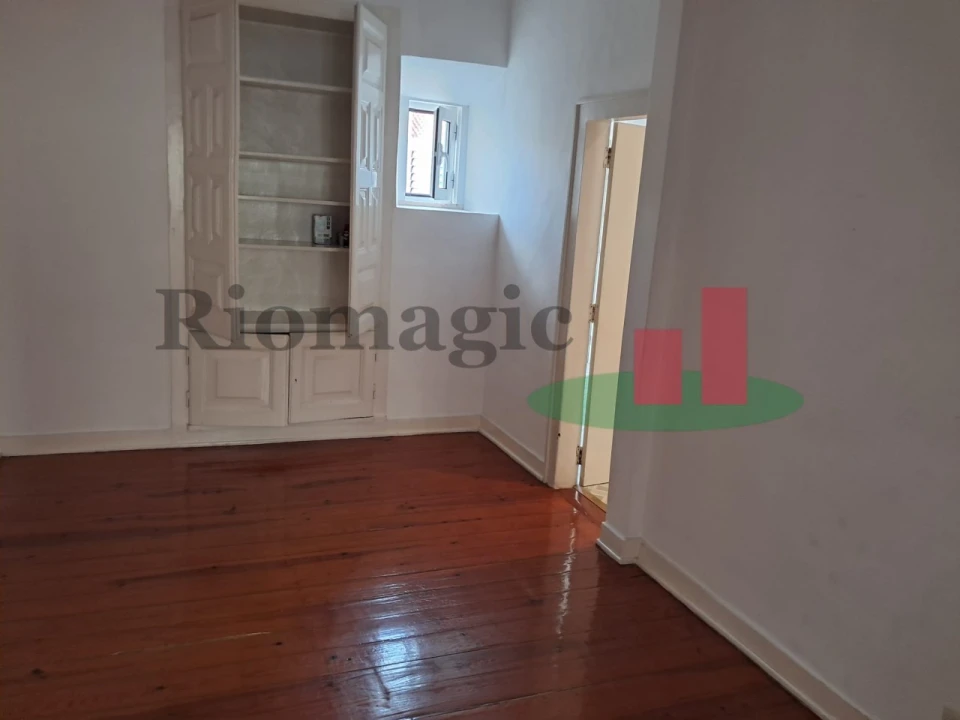 Apartamento T2 para Arrendamento em Misericórdia Foto 7
