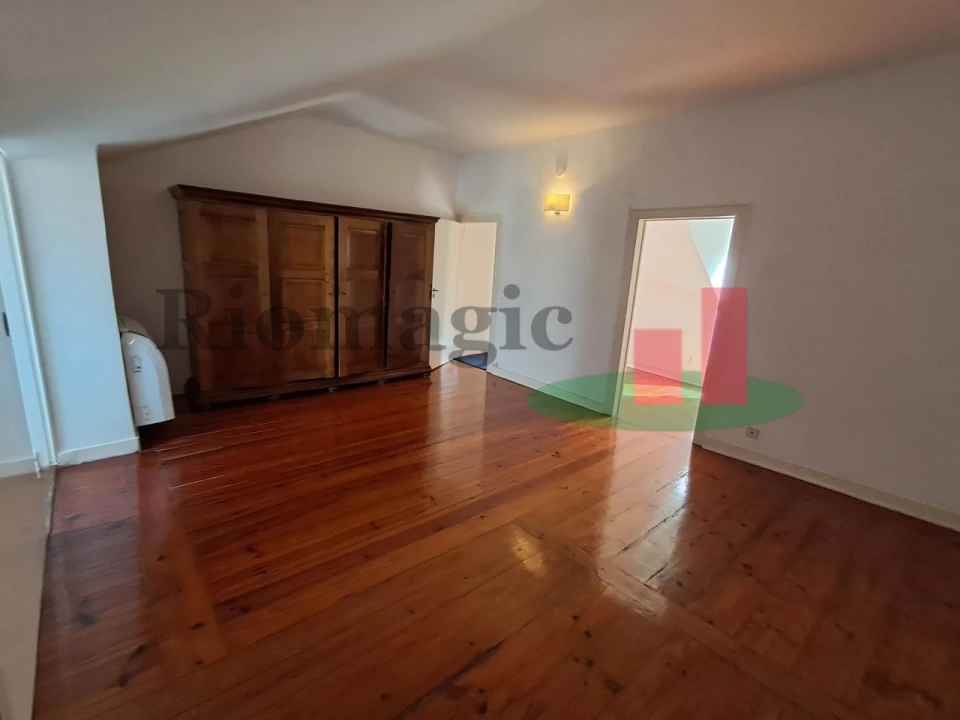Apartamento T2 para Arrendamento em Misericórdia Foto 22
