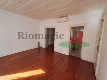 Apartamento T2 para Arrendamento em Misericórdia