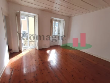 Apartamento T2 para Arrendamento em Misericórdia