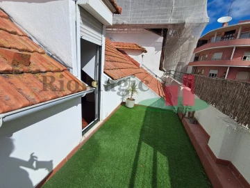 Apartamento T2 para Arrendamento em Misericórdia