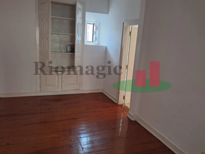 Apartamento T2 para Arrendamento em Misericórdia Foto 7
