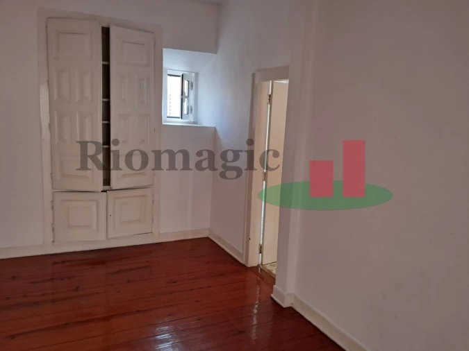 Apartamento T2 para Arrendamento em Misericórdia Foto 8