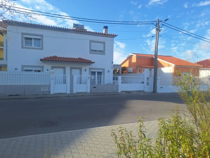 Moradia T3 para Venda em Silveira Foto 3