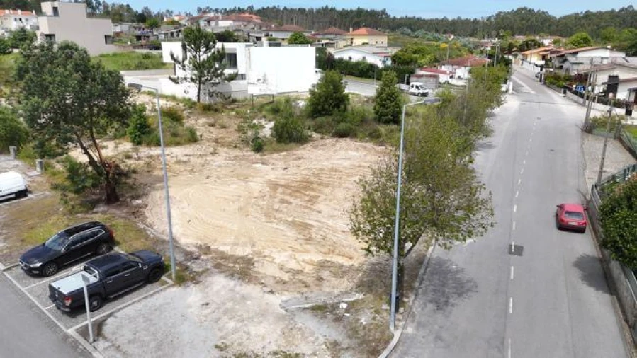 Terreno para Venda em Castêlo da Maia Foto 6