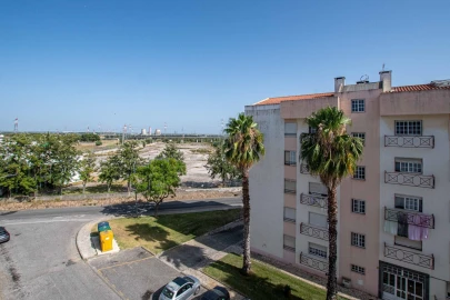 Apartamento T2 para Venda em Carregado e Cadafais