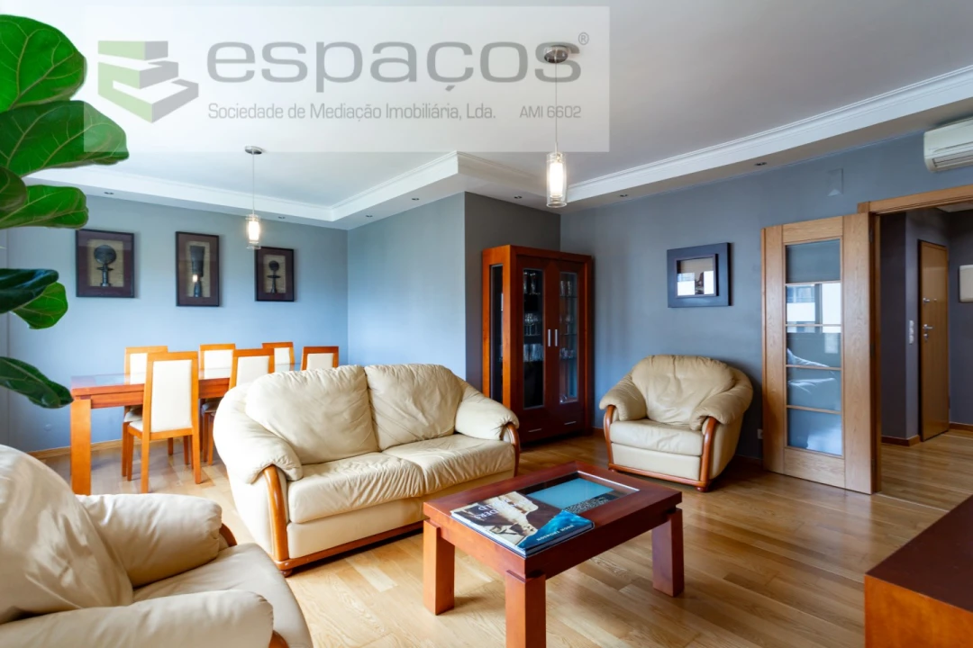 Apartamento T3 para Venda em Odivelas Foto 3
