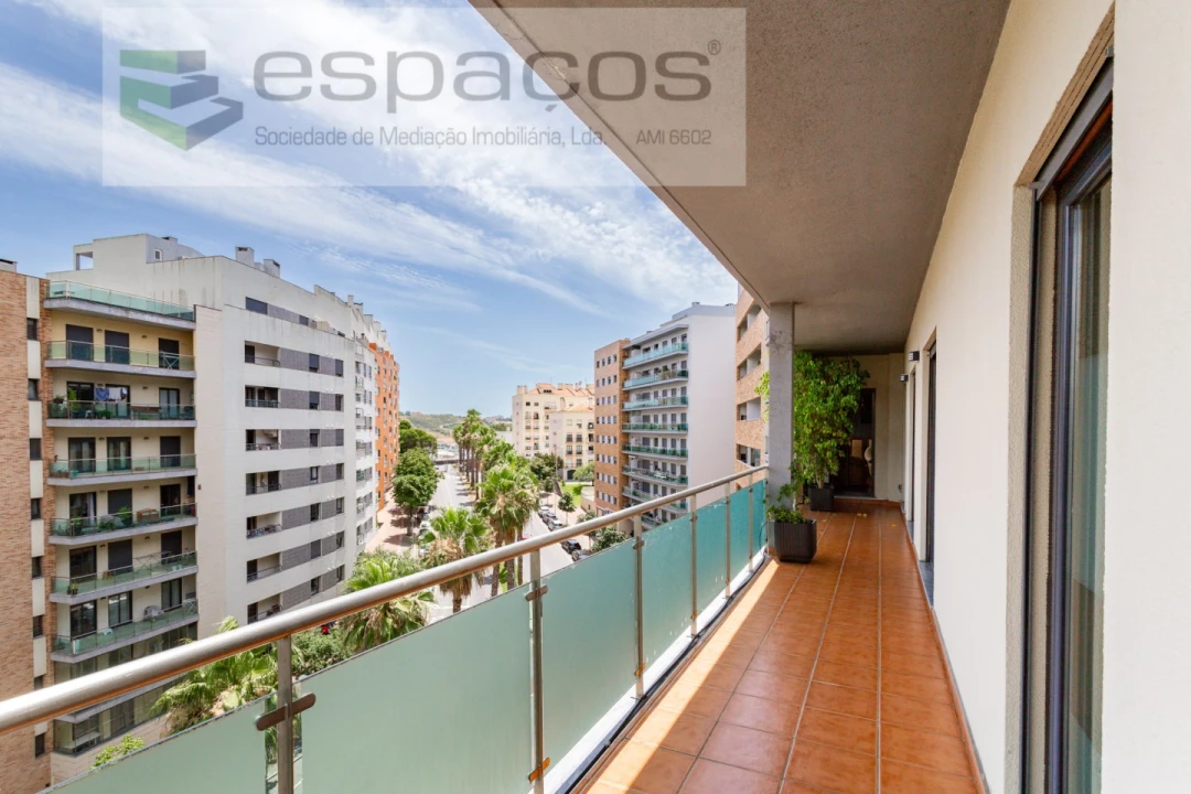 Apartamento T3 para Venda em Odivelas Foto 1