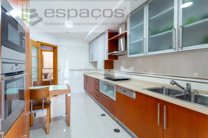 Apartamento T3 para Venda em Odivelas
