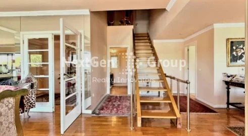 Apartamento T5 para Venda em Campanhã