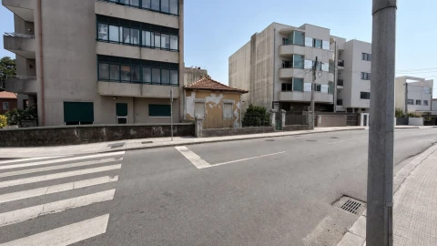 Terreno para Venda em São Mamede de Infesta e Senhora da Hora