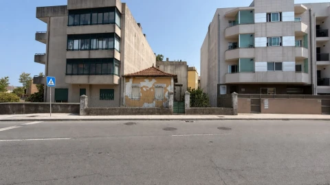 Terreno para Venda em São Mamede de Infesta e Senhora da Hora