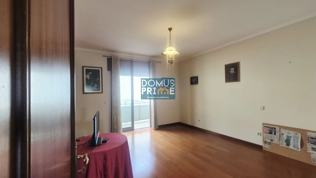Moradia T4 para Venda em Nogueira, Fraião e Lamaçães Foto 12