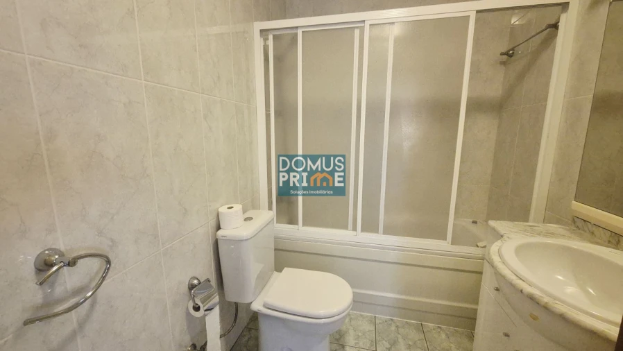 Moradia T4 para Venda em Nogueira, Fraião e Lamaçães Foto 13