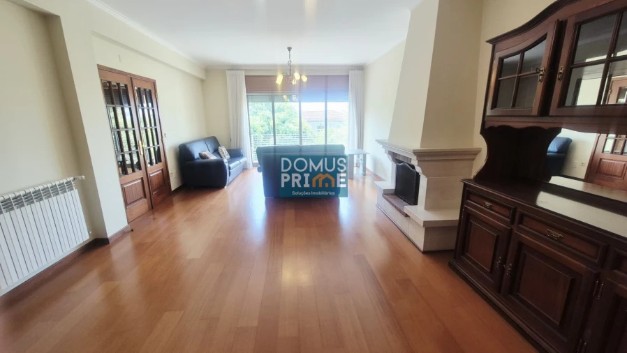 Moradia T4 para Venda em Nogueira, Fraião e Lamaçães Foto 4
