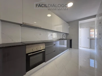Apartamento T4 para Venda em Seixal, Arrentela e Aldeia de Paio Pires