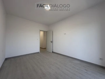 Apartamento T4 para Venda em Seixal, Arrentela e Aldeia de Paio Pires