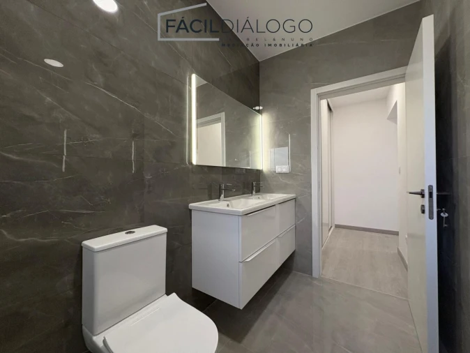 Apartamento T4 para Venda em Seixal, Arrentela e Aldeia de Paio Pires Foto 20