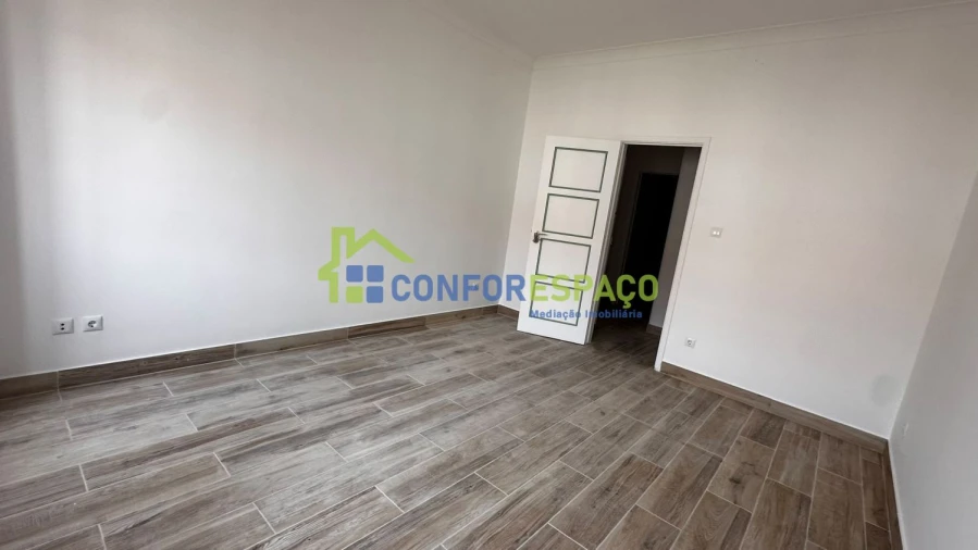 Apartamento T4 para Arrendamento em Castelo Branco Foto 20