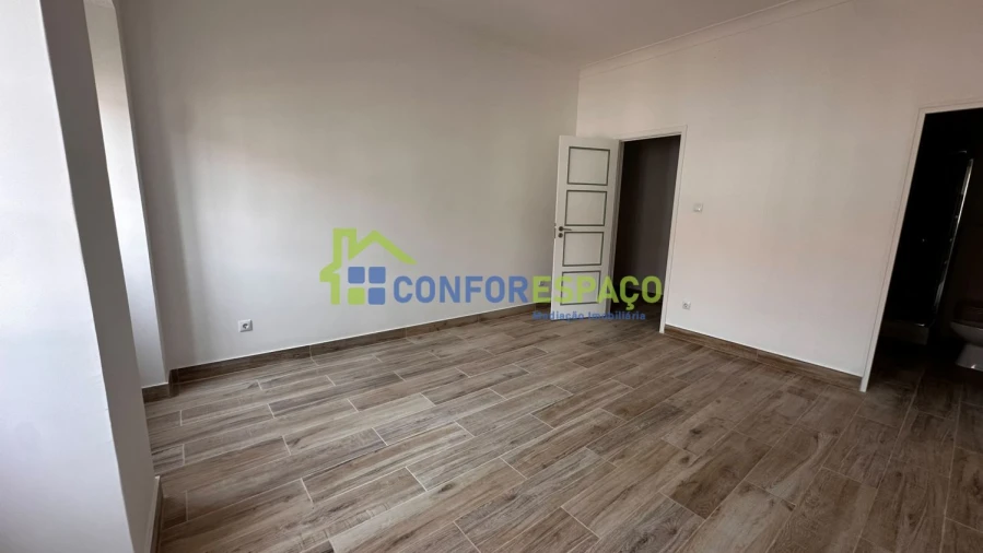 Apartamento T4 para Arrendamento em Castelo Branco Foto 12