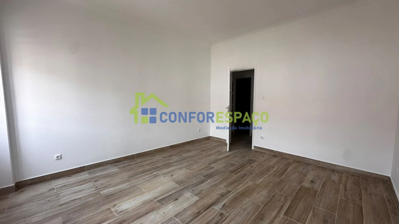 Apartamento T4 para Arrendamento em Castelo Branco Foto 19
