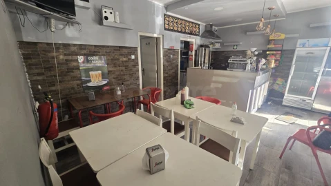 Loja para Trespasse em Águas Livres