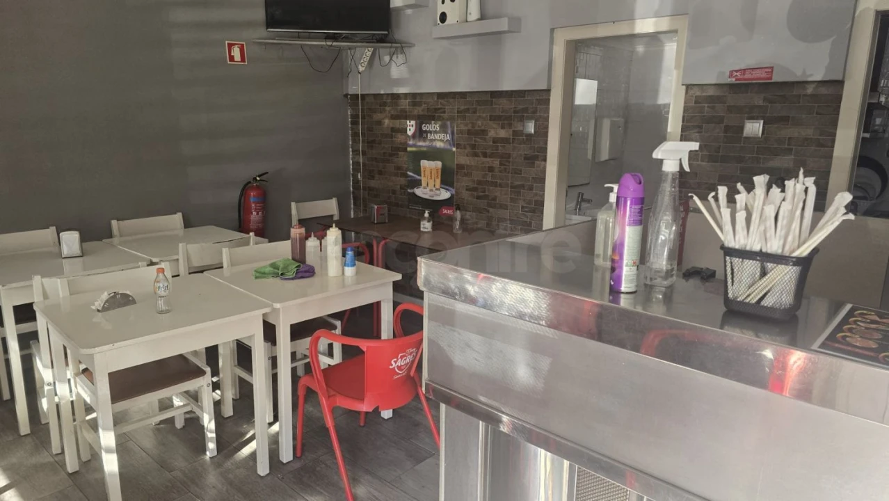 Loja para Trespasse em Águas Livres Foto 14