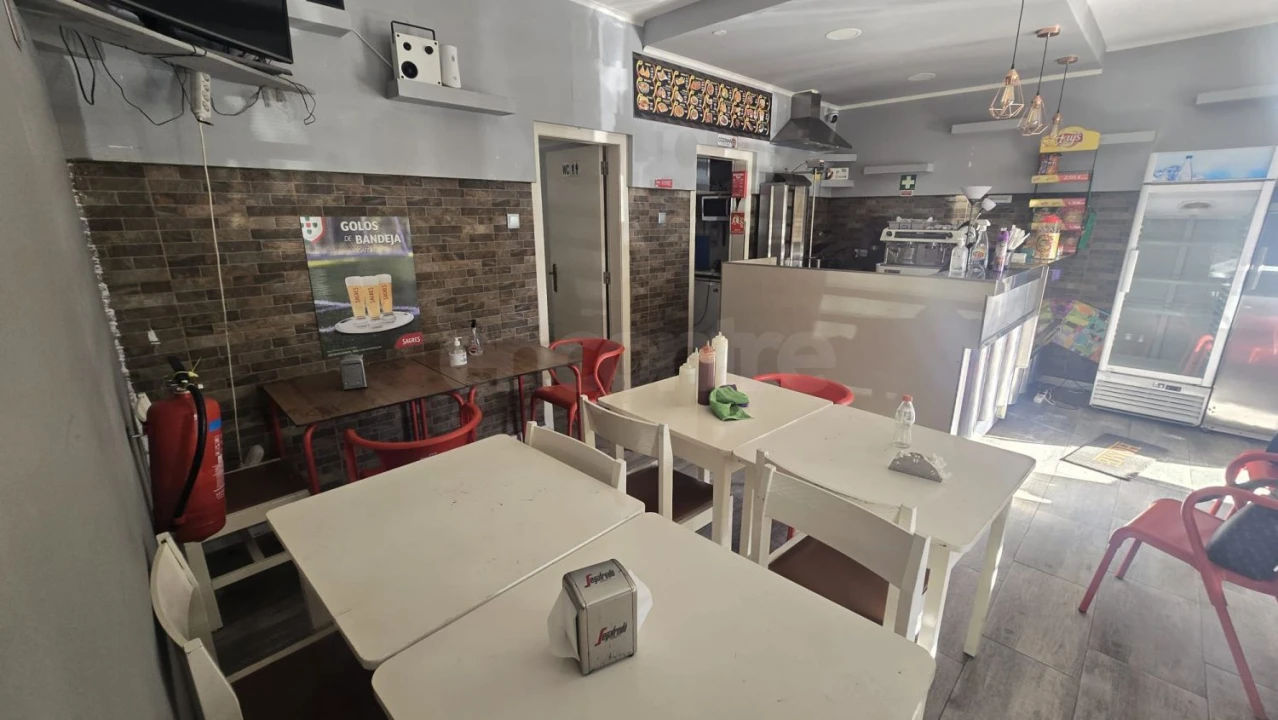 Loja para Trespasse em Águas Livres Foto 15
