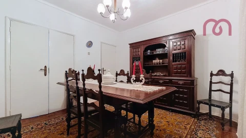 Moradia T4 para Venda em Borba (Matriz)
