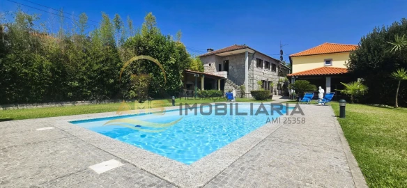 Moradia T8 para Venda em Fornelos