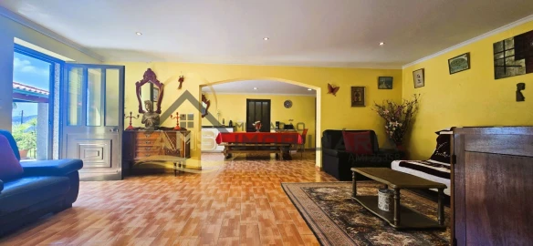 Moradia T8 para Venda em Fornelos
