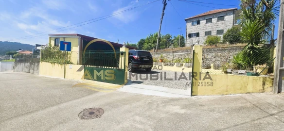 Moradia T8 para Venda em Fornelos