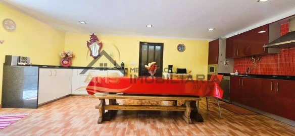 Moradia T8 para Venda em Fornelos