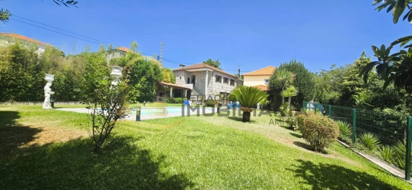 Moradia T8 para Venda em Fornelos