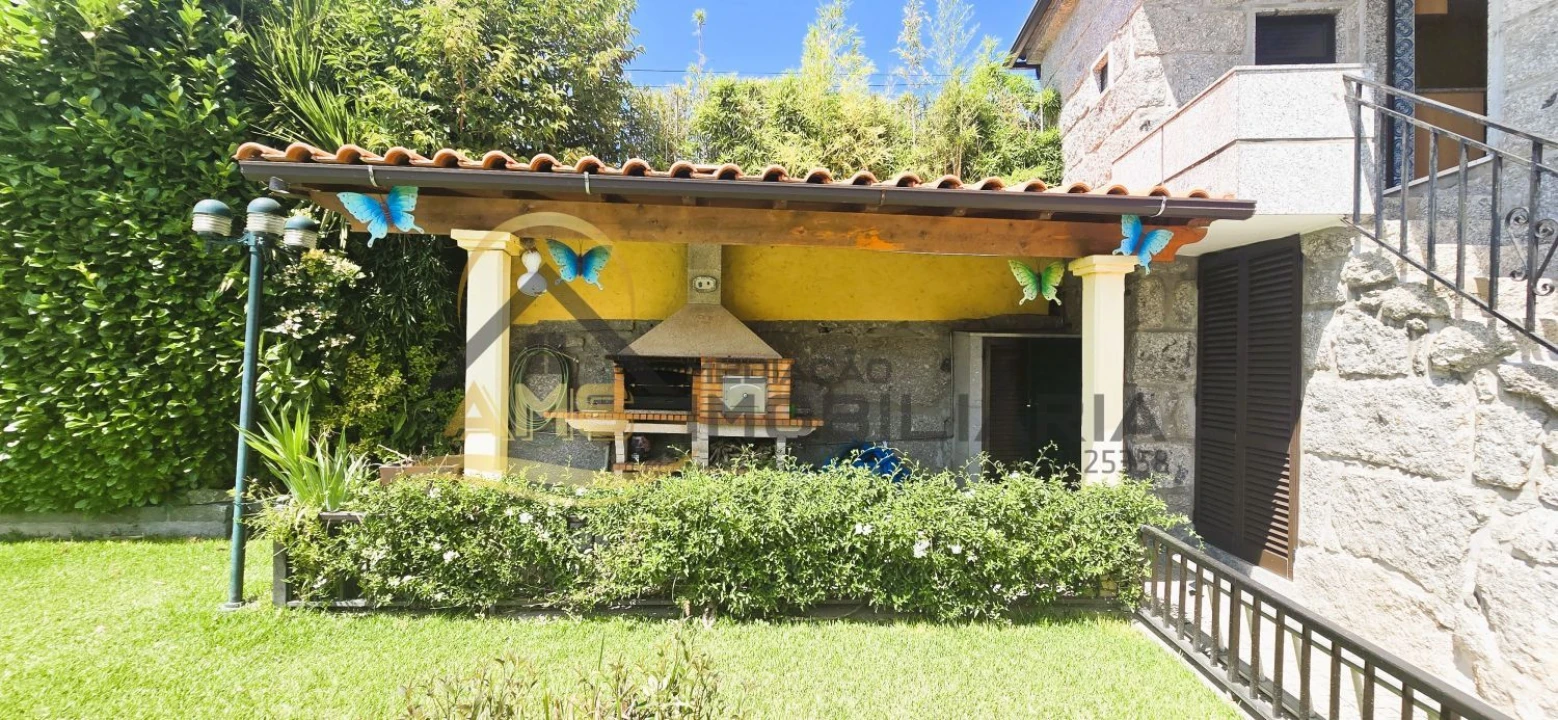 Moradia T8 para Venda em Fornelos Foto 5