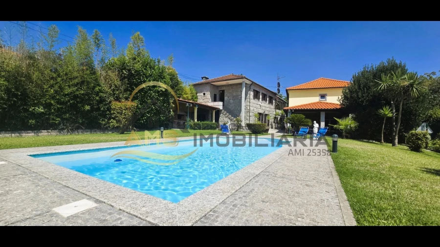 Moradia T8 para Venda em Fornelos
