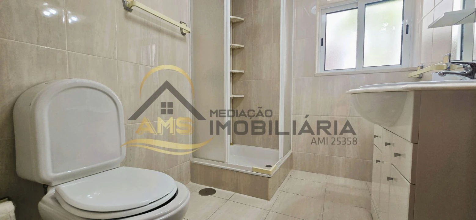 Moradia T8 para Venda em Fornelos Foto 37