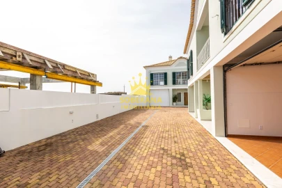 Moradia T5 para Venda em Alpiarça