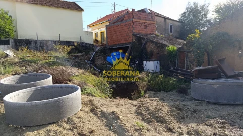 Moradia T1 para Venda em Madalena e Beselga