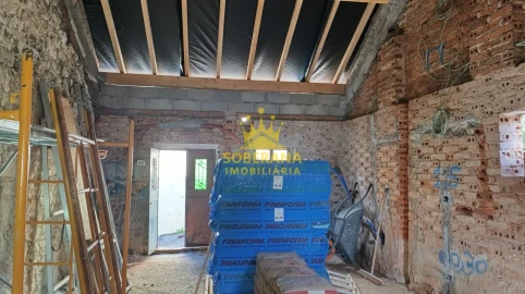 Moradia T1 para Venda em Madalena e Beselga
