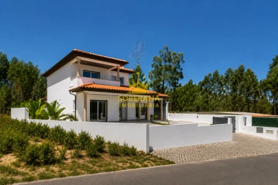 Moradia T4 para Venda em Souto da Carpalhosa e Ortigosa