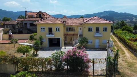 Moradia T5 para Venda em Gandra