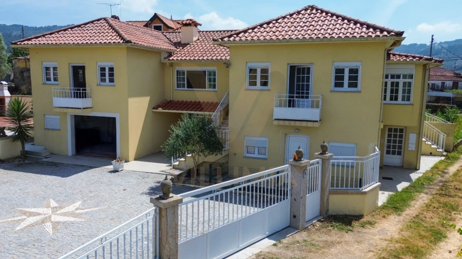 Moradia T5 para Venda em Gandra
