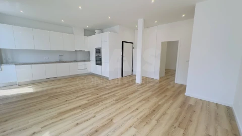 Apartamento T3 para Arrendamento em Lourinhã e Atalaia