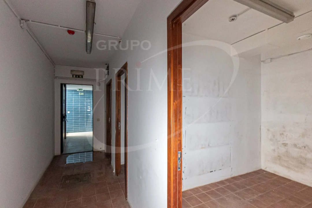 Loja para Arrendamento em Cedofeita, Santo Ildefonso, Sé, Miragaia, São Nicolau e Vitória Foto 22