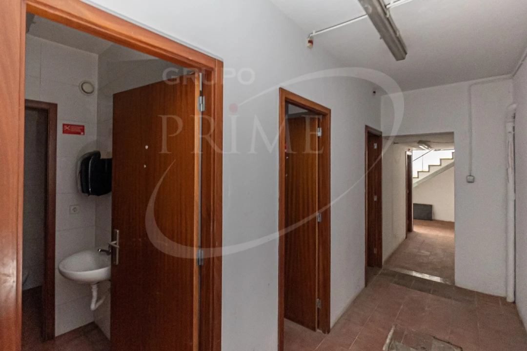 Loja para Arrendamento em Cedofeita, Santo Ildefonso, Sé, Miragaia, São Nicolau e Vitória Foto 24