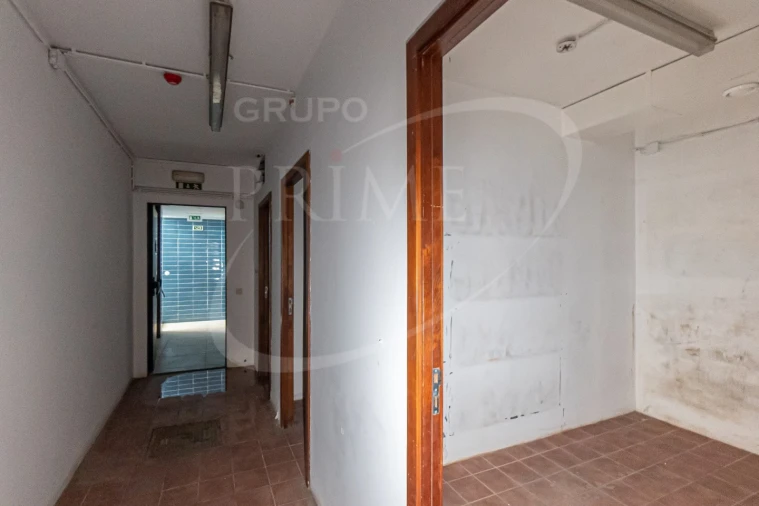 Loja para Arrendamento em Cedofeita, Santo Ildefonso, Sé, Miragaia, São Nicolau e Vitória Foto 22