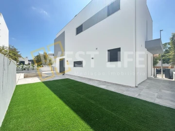 Moradia T4 para Venda em Mafra