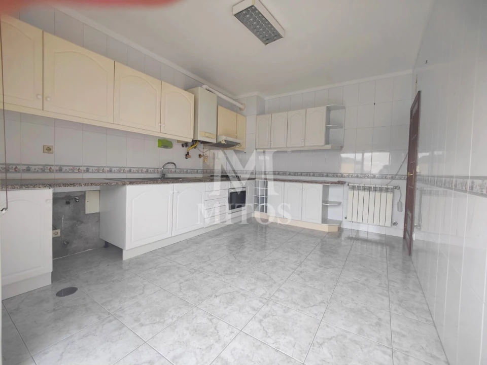 Apartamento T3 para Arrendamento em Santa Maria Maior e Monserrate e Meadela Foto 1