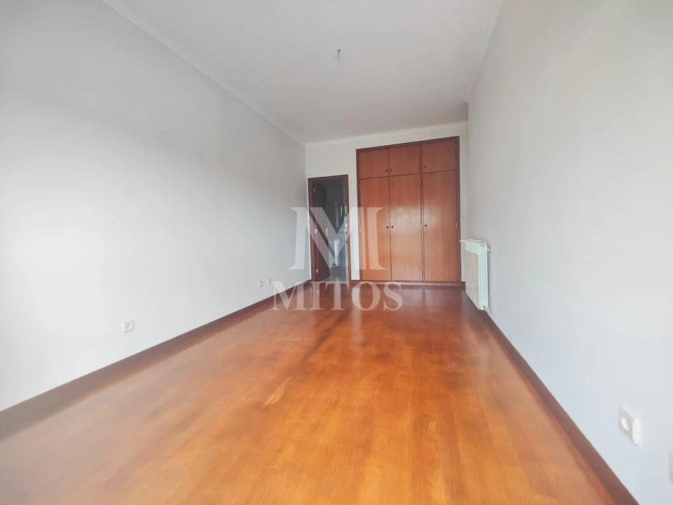 Apartamento T3 para Arrendamento em Santa Maria Maior e Monserrate e Meadela Foto 7